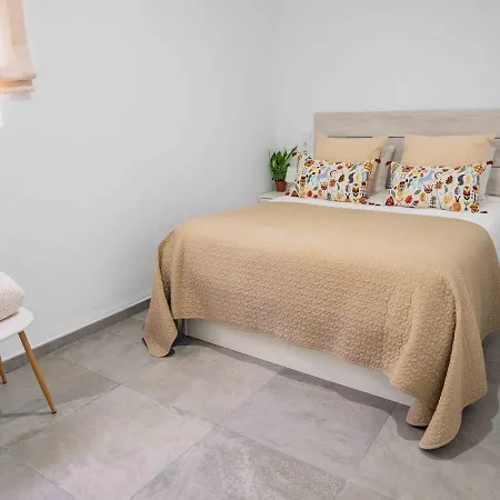 Canete Medica Fleming Apartment